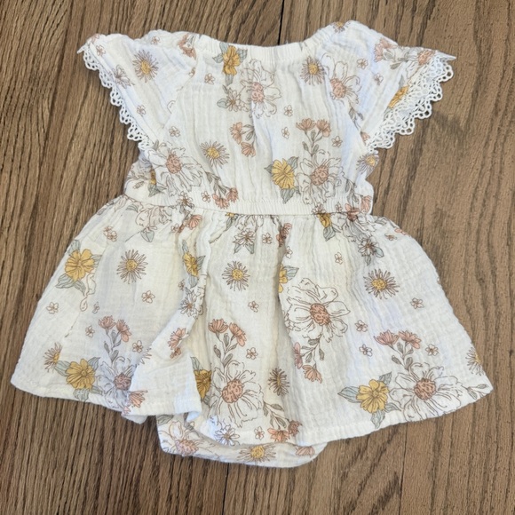 Rachel Zoe Floral Kids Dress Lace Ruffles on Sleeves EUC built in onsie - Picture 4 of 4
